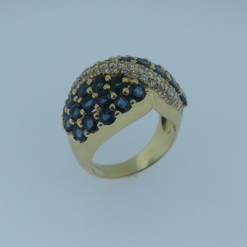 SAPPHIRE and DIAMOND RING, 18 KARAT YELLOW GOLD, SIZE 7  