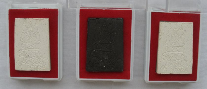 the Pha Yant is 38 x 25 cm with a temple stamp / 15 x 9.8 inch