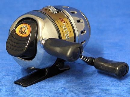 DAIWA GOLD D TURBO 80 SPINCAST REEL 4BB IAR BRAND NEW  