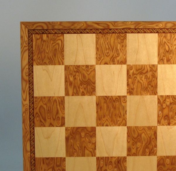 CHESSBOARD   17¼   2 SQs   CAMPHOR & MAPLE INLAID WOOD 