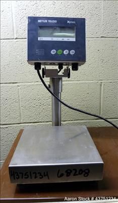 Used  Mettler Toledo XIF Digital Scale. 5000 Pound capa  