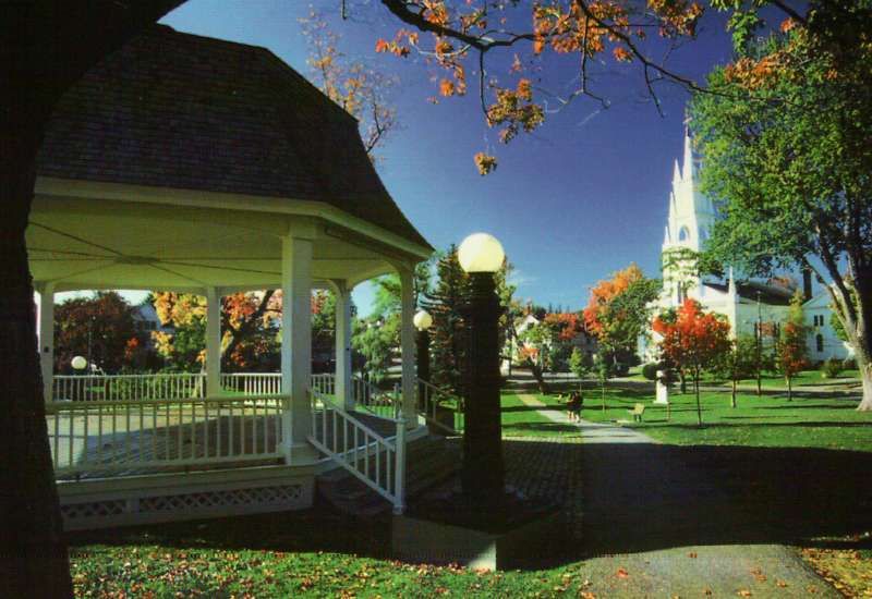 Bath, Maine, Gazebo in the Park     Postcard  