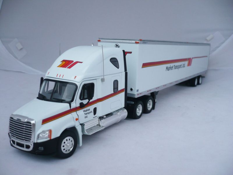 Tonkin Replicas Market Transport Freightliner with Van  