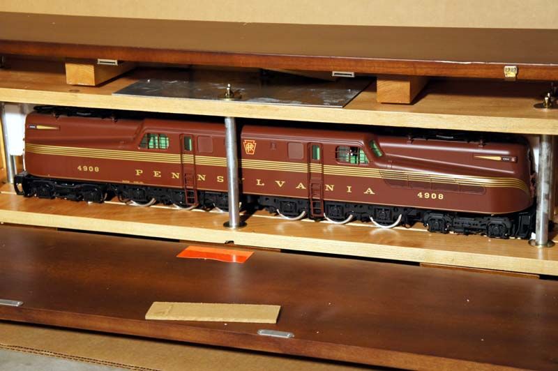   USA Trains Tuscan Pennsylvania G Scale GG1 Electric Locomotive  