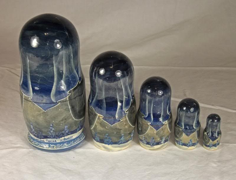 Hand Painted Russian Matryoshka Nesting Doll Set of 5 Christmas 