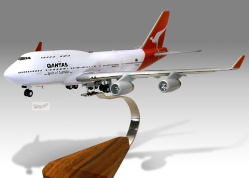 Boeing 747 400 Qantas Gear & Flaps Down Airplane Model  