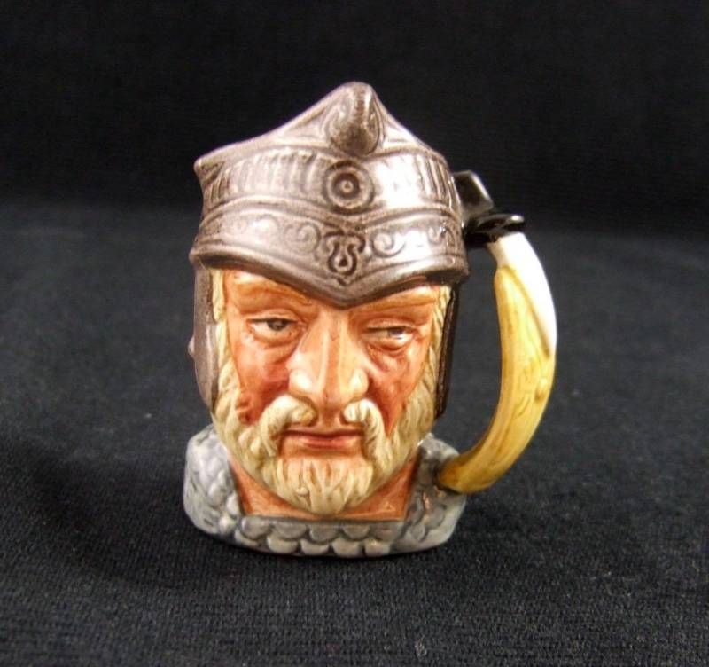 ROYAL DOULTON CHARACTER JUG THE GLADIATOR MINI D6556  