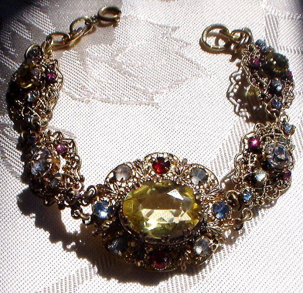 GORGEOUS VINTAGE OPENBACK CRYSTALS FILIGREE LINKED BRACELET  