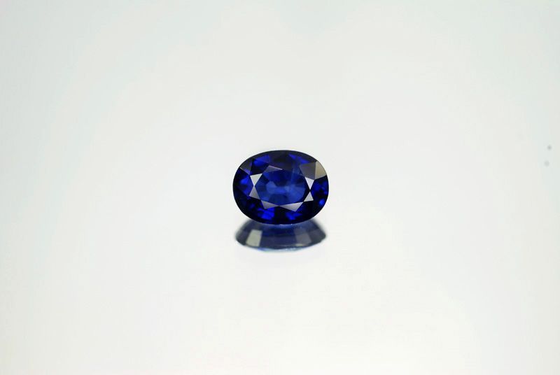 Natural Gem 1.37ct 7.5x6mm Oval GOOD FLASHING Royal Blue SAPPHIRE 