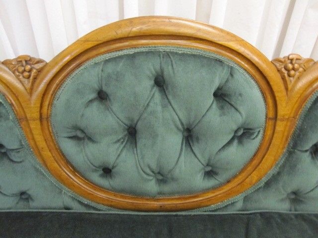 1800s Antique Victorian Style Sofa Couch Button Tuck Upholstry w 