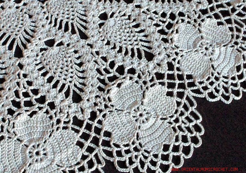 HANDMADE CLASSIC DOGWOOD CROCHET DOILY ECRU/COLLECTIBLE  