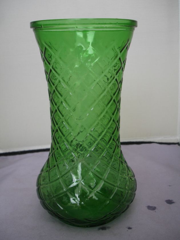 VINTAGE COLLECTION HOOSIER GREEN GLASS Vase 8.5  