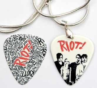 Paramore Guitar Pick Necklace 2 sided + Free Plectrum  