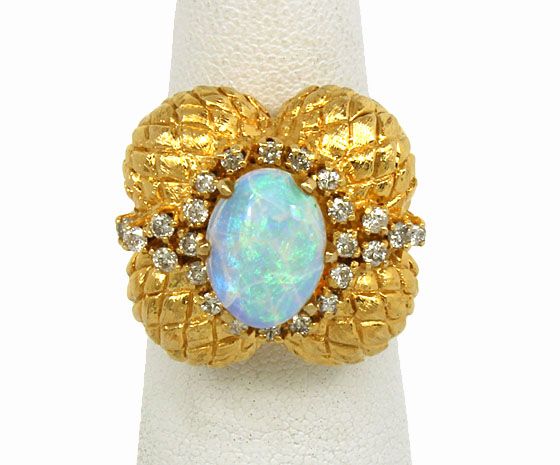 VINTAGE 18K GOLD, DIAMONDS & OPAL LADIES DRESS RING  