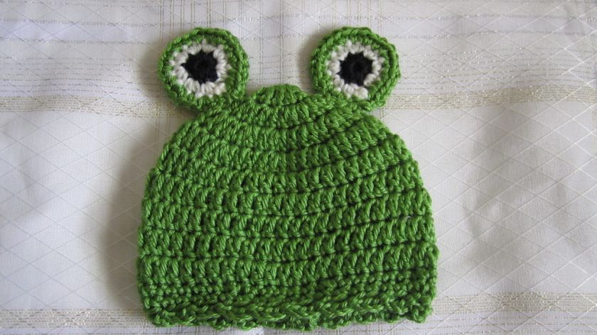 CROCHETED PREEMIE HAT**BEANIE=11.5 BY 5* FROG HAT*  