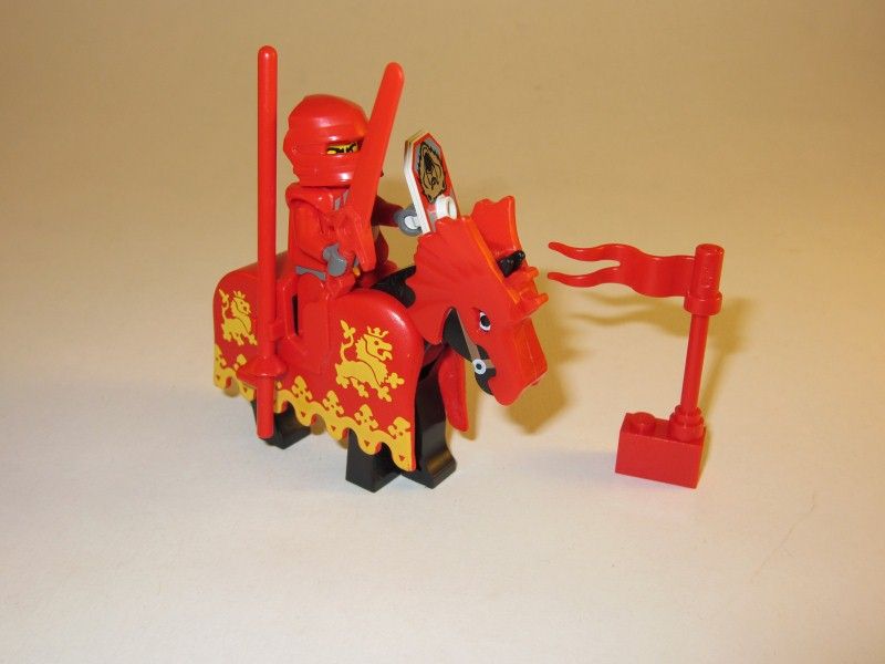 LEGO Santis Mini figure w/ HORSE in Armor Sword Shield Knights Kingdom 