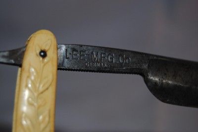 Vintage LEE MFG. CO. 5/8” Straight Razor   w/box M1599