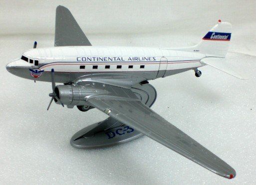 Ertl Prestige Series Airplane Douglas DC 3 CONTINENTAL  