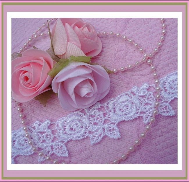 Vivid PINK & Willow 1 1/4 BARREL Ribbon ROSES Applique  