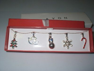 Avon Christmas Charm Necklace Set  