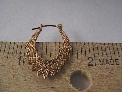 14K Vintage Yellow Gold Oblong Diamond Cut Lace Earrings 1.1 grams 